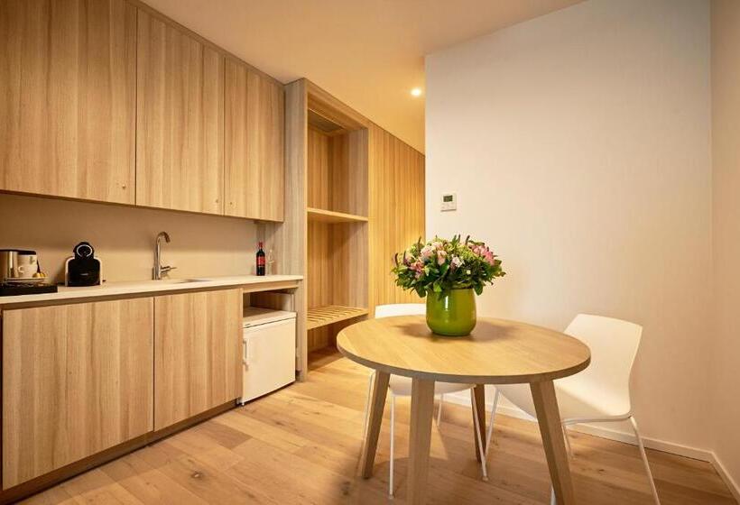 استودیوی سوپریور, Mercure Roeselare