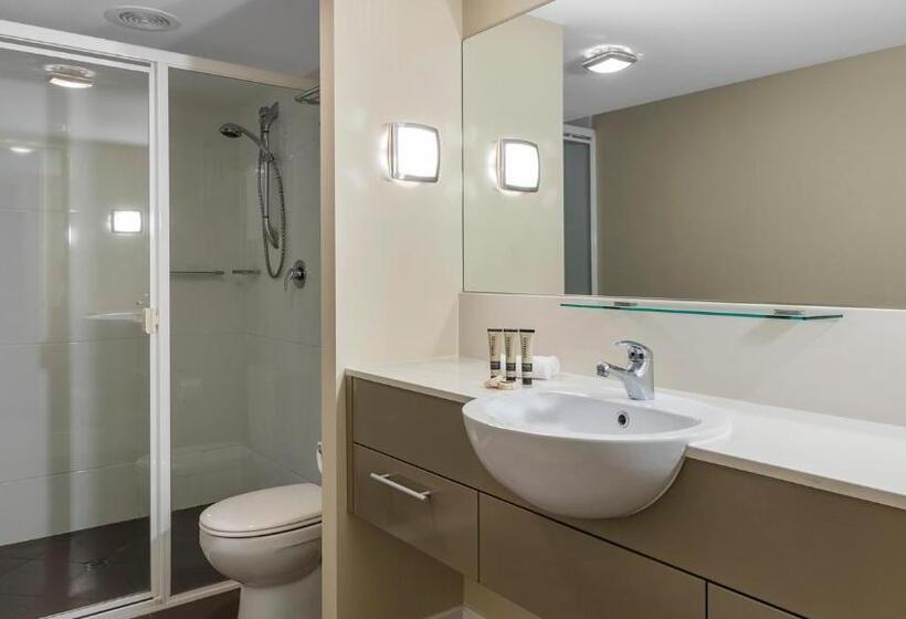 2 Bedroom Apartment Pool View, Oaks Hervey Bay Resort And Spa