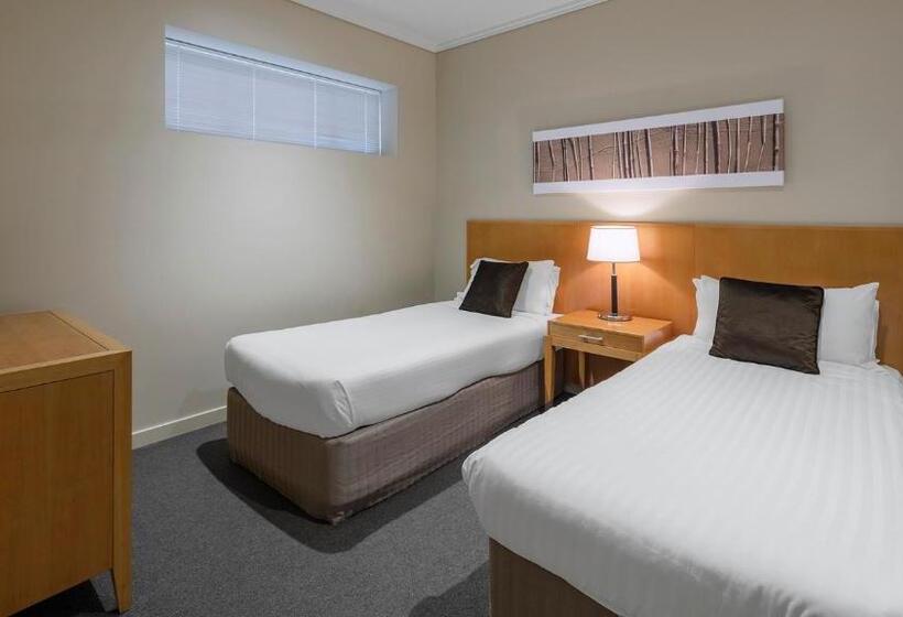 2 Bedroom Apartment Pool View, Oaks Hervey Bay Resort And Spa