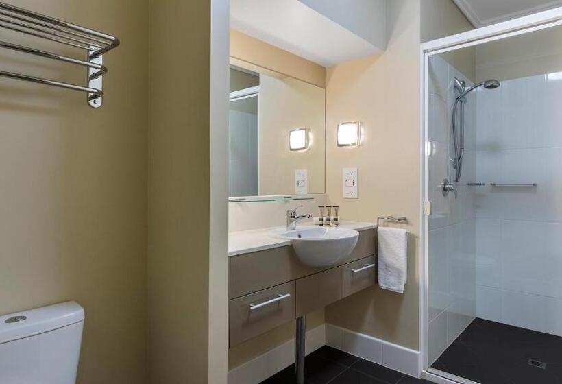 3 Bedroom Premium Apartment, Oaks Hervey Bay Resort And Spa