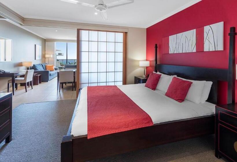 3 Bedroom Premium Apartment, Oaks Hervey Bay Resort And Spa