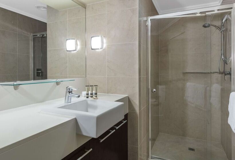 2 Bedroom Premium Apartment, Oaks Hervey Bay Resort And Spa