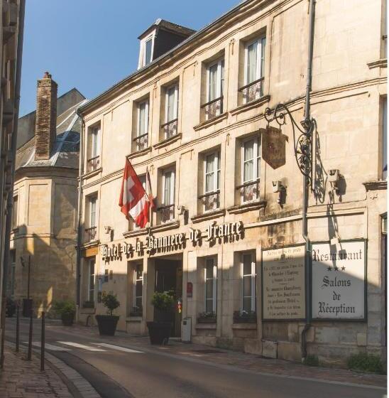 اتاق استاندارد چهار تخته, De La Banniere De France