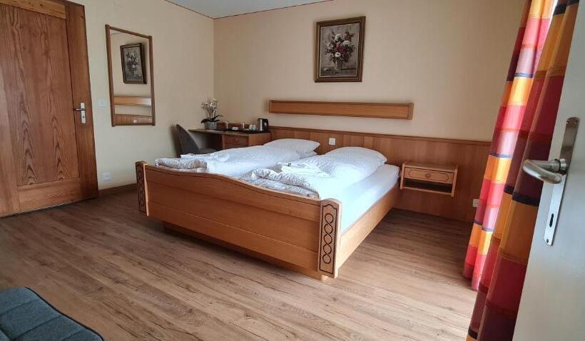 Chambre Standard, Falknerei Galina