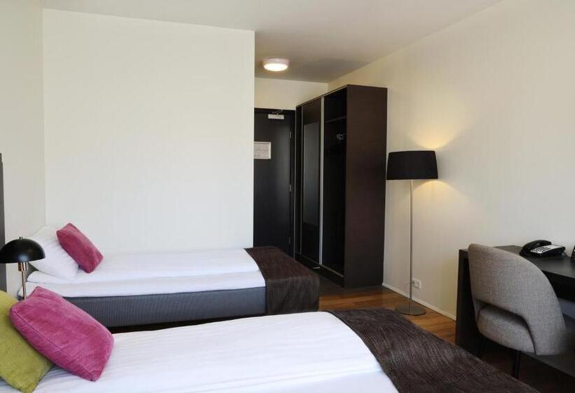 اتاق استاندارد سه نفره, Fosshotel Westfjords