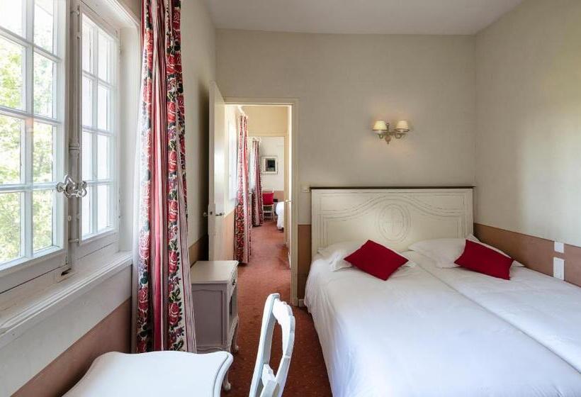 اتاق استاندارد چهار تخته, Demeures Et Châteaux Hôtel L Hermitage
