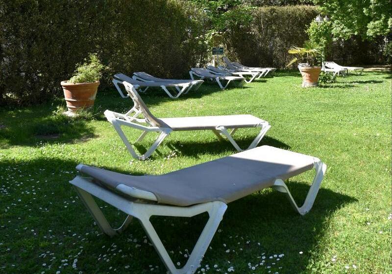 اتاق استاندارد, Demeures Et Châteaux Hôtel L Hermitage