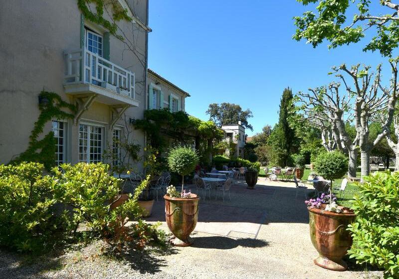 اتاق استاندارد, Demeures Et Châteaux Hôtel L Hermitage