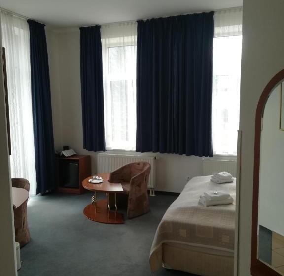 Deluxe-huone Parveke, Margit