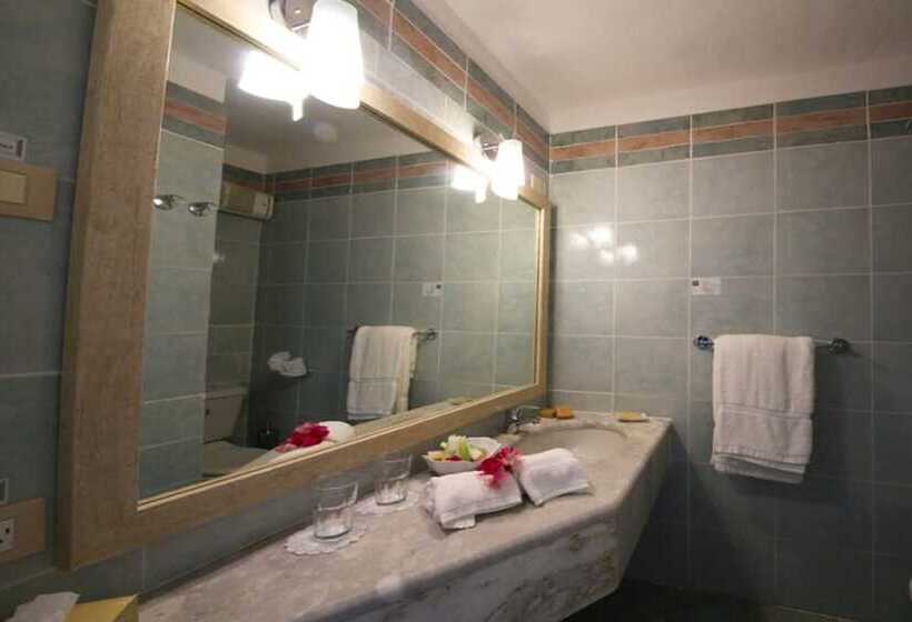 اتاق استاندارد با چشم‌انداز دریا, Ocean Point Beach Resort & Spa Adults Only
