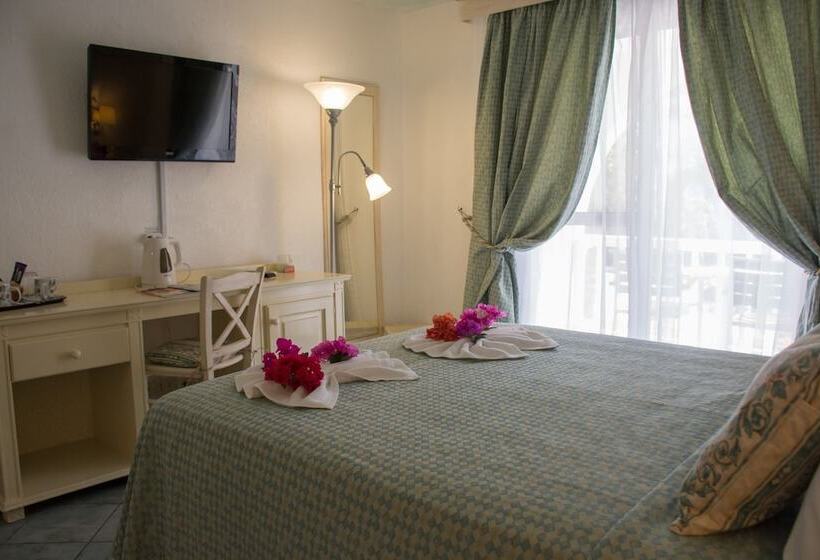 اتاق استاندارد با چشم‌انداز باغ, Ocean Point Beach Resort & Spa Adults Only