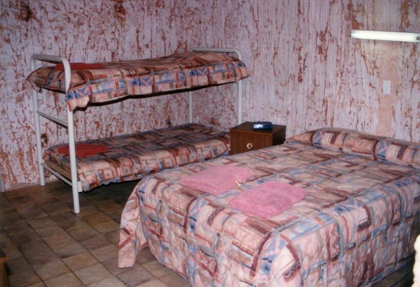 اتاق استاندارد, Radeka Downunder Underground Motel