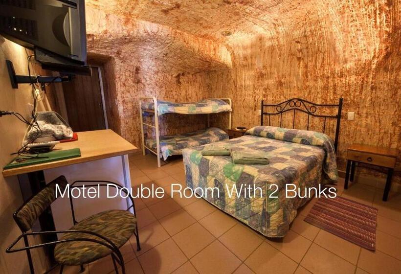 اتاق استاندارد, Radeka Downunder Underground Motel