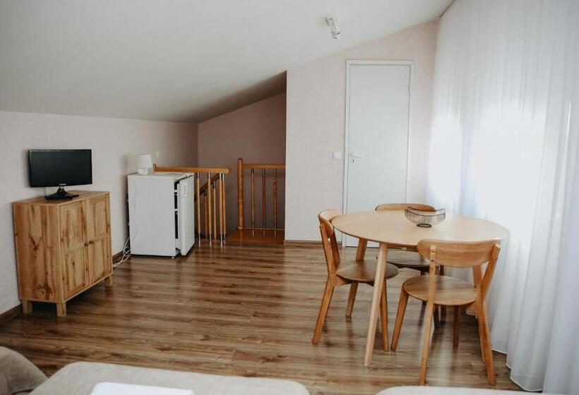 اتاق استاندارد سه نفره, Verslo Klasė Easy To Stay