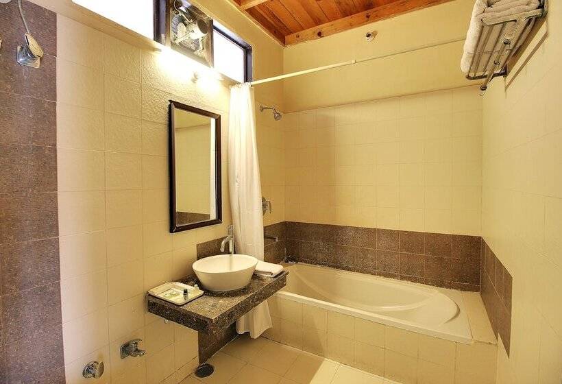 اتاق لوکس, Wood Castle Spa & Resort