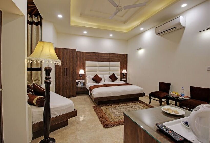 اتاق لوکس, Wood Castle Spa & Resort