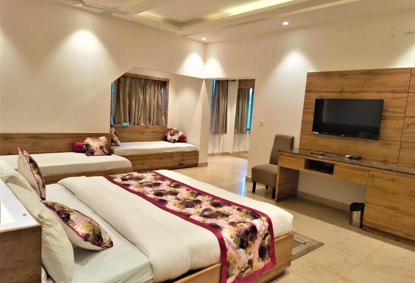 اتاق خانوادگی, Wood Castle Spa & Resort