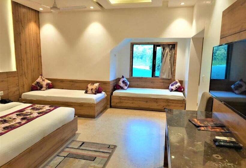 اتاق خانوادگی, Wood Castle Spa & Resort