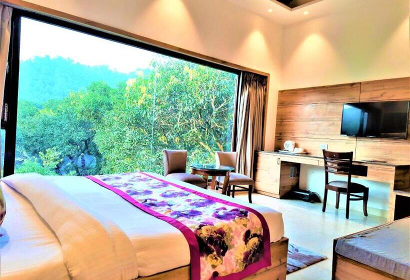 اتاق خانوادگی, Wood Castle Spa & Resort