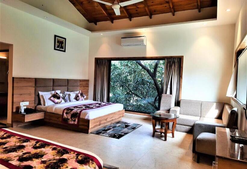اتاق خانوادگی, Wood Castle Spa & Resort