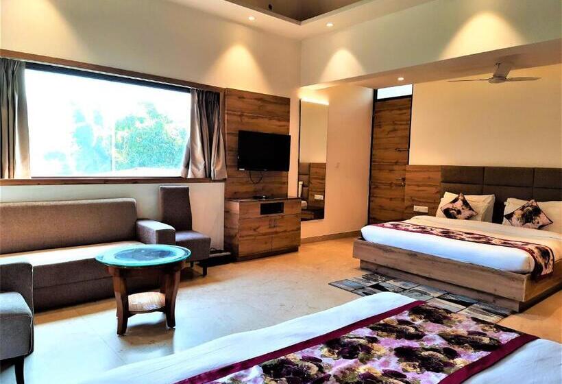 اتاق خانوادگی, Wood Castle Spa & Resort