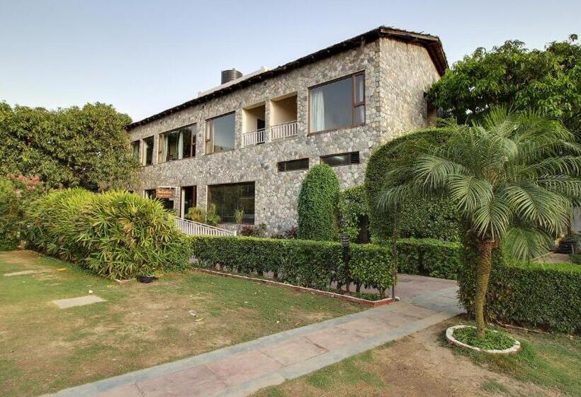 اتاق خانوادگی, Wood Castle Spa & Resort