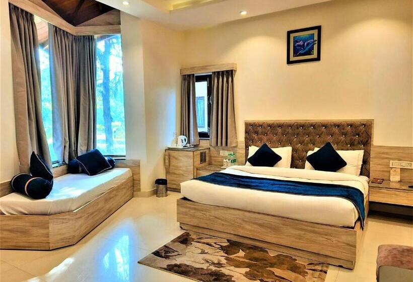 اتاق لوکس, Wood Castle Spa & Resort