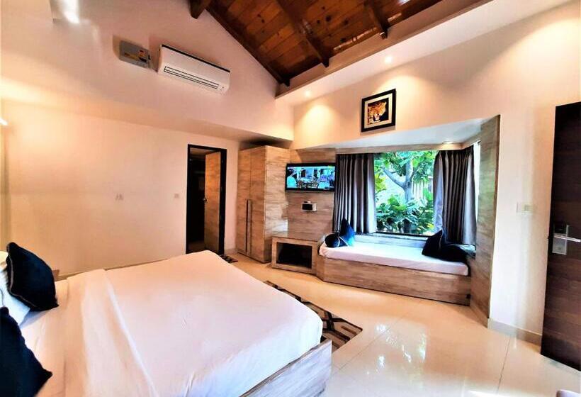 اتاق لوکس, Wood Castle Spa & Resort