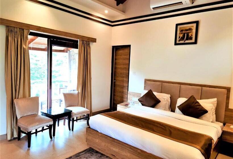 اتاق لوکس, Wood Castle Spa & Resort