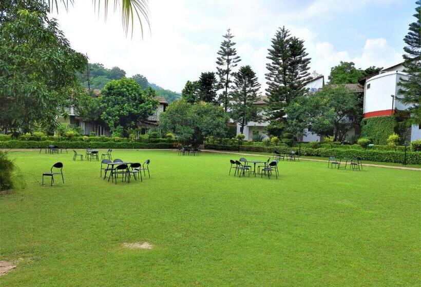 اتاق خانوادگی با چشم‌انداز باغ, Wood Castle Spa & Resort