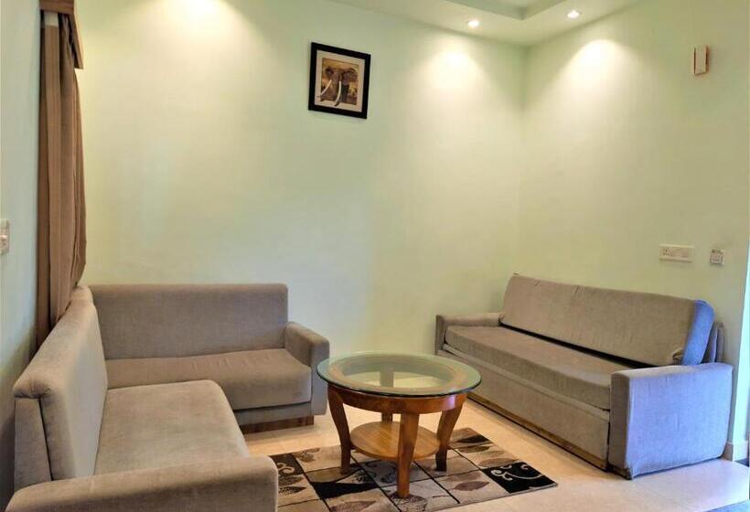 اتاق خانوادگی با چشم‌انداز باغ, Wood Castle Spa & Resort
