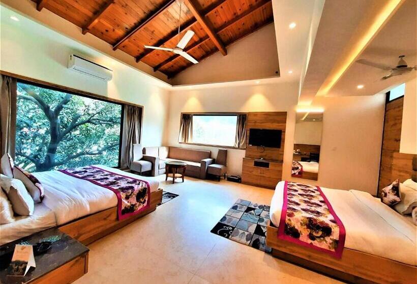 اتاق خانوادگی, Wood Castle Spa & Resort