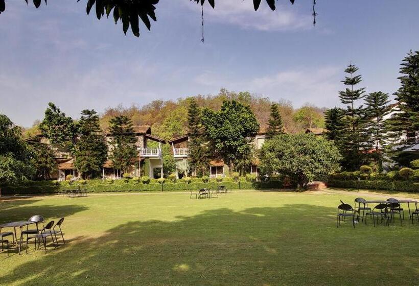 اتاق لوکس, Wood Castle Spa & Resort