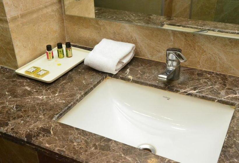 اتاق لوکس, Wood Castle Spa & Resort