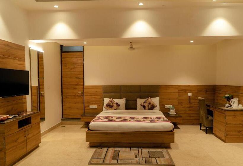 اتاق خانوادگی, Wood Castle Spa & Resort