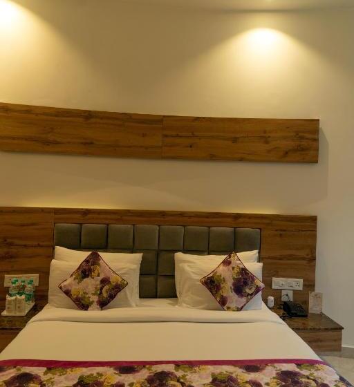 اتاق خانوادگی با چشم‌انداز باغ, Wood Castle Spa & Resort