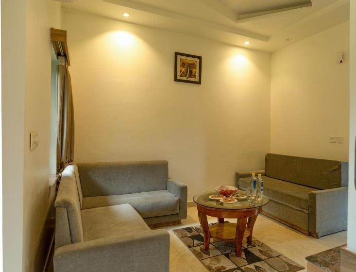 اتاق خانوادگی با چشم‌انداز باغ, Wood Castle Spa & Resort