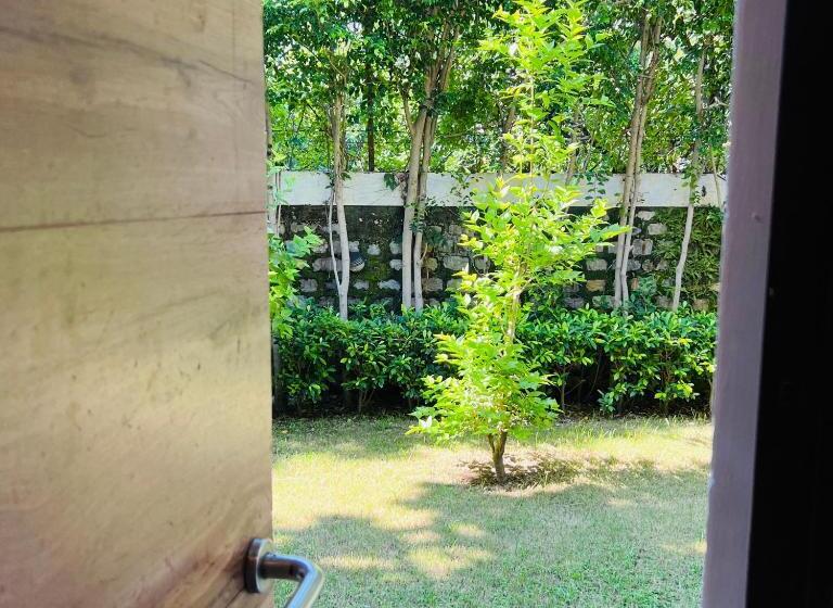 اتاق خانوادگی با چشم‌انداز باغ, Wood Castle Spa & Resort