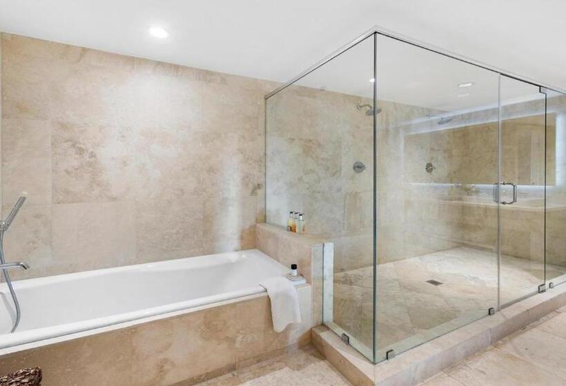 آپارتمان 2 خوابه, Luxurious Private Condo At 1 Hotel & Homes   1545