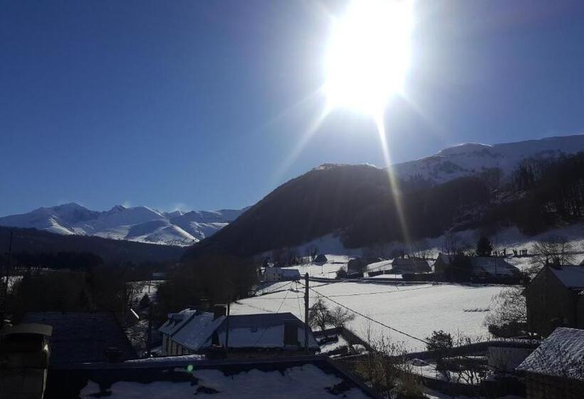 اتاق استاندارد چهار تخته, Hôtel Les Deux Cols