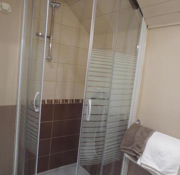 اتاق استاندارد چهار تخته, Hôtel Les Deux Cols