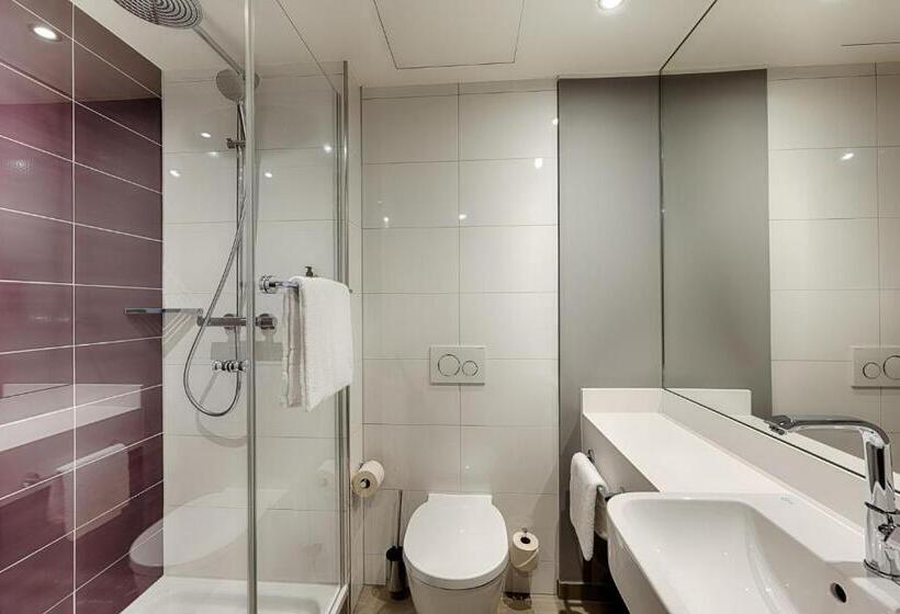 اتاق استاندارد سه نفره, Premier Inn Hamburg City Klostertor