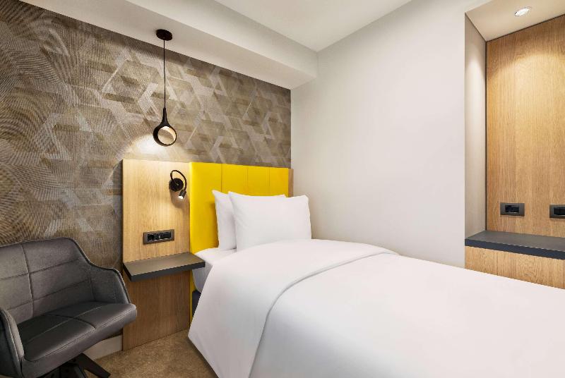 اتاق استاندارد یک نفره, Ramada By Wyndham Slatina Parc