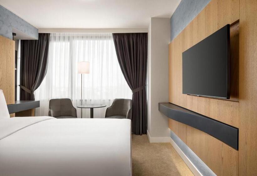اتاق استاندارد با چشم‌انداز باغ, Ramada By Wyndham Slatina Parc