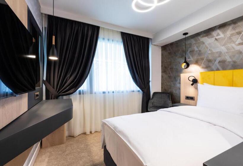 اتاق استاندارد یک نفره, Ramada By Wyndham Slatina Parc