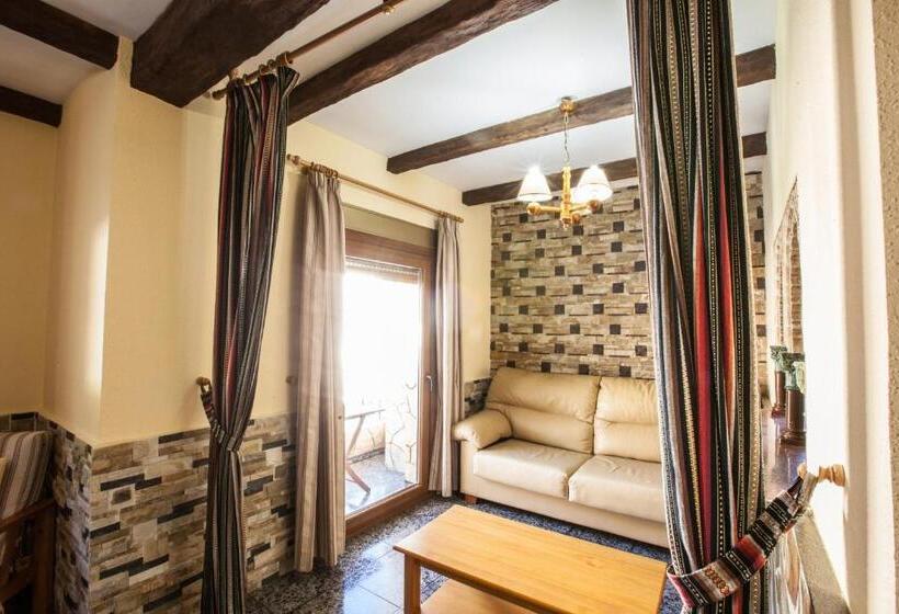 سوئیت با وان آب گرم, Alojamientos Rurales Benarum Con Spa