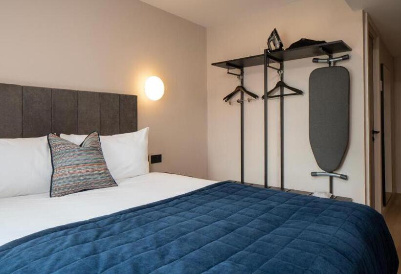 استودیوی کلاسیک, Aparthotel Birmingham
