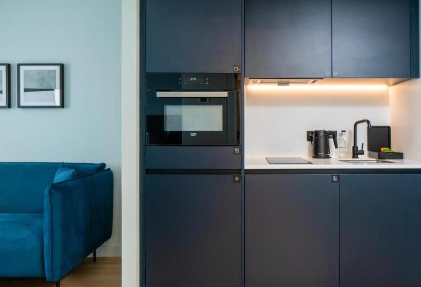 استودیوی لوکس, Aparthotel Birmingham