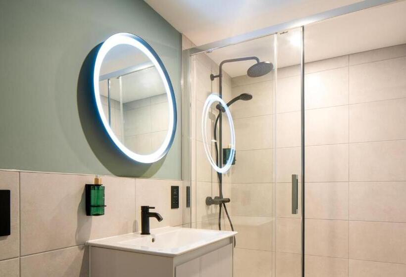 استودیوی لوکس, Aparthotel Birmingham