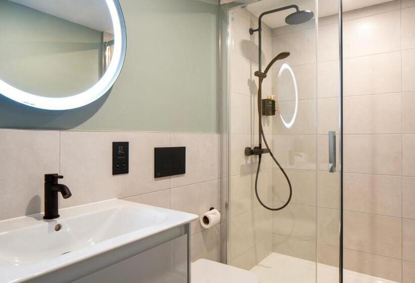 استودیو خانوادگی, Aparthotel Birmingham